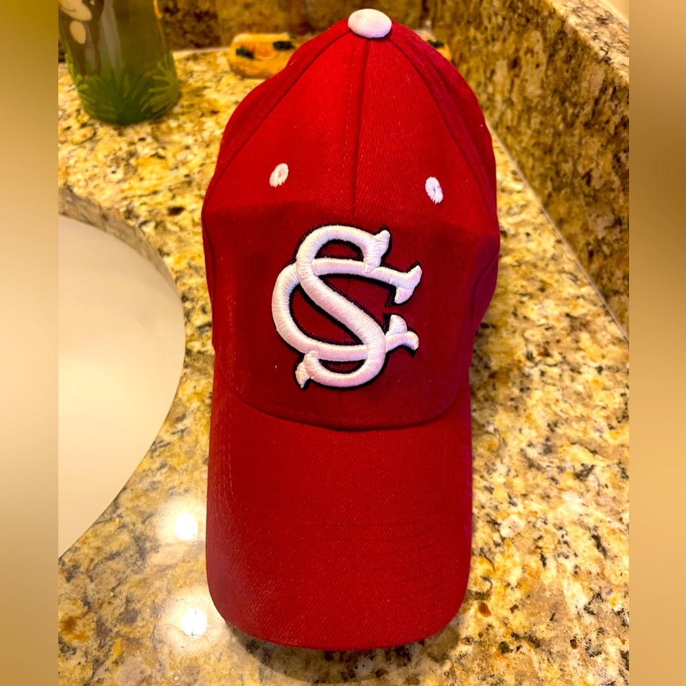 University Of South Carolina Gamecocks USC Fitted Hat Cap One Fit Garnet